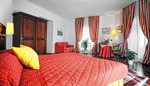 & 2* Roma