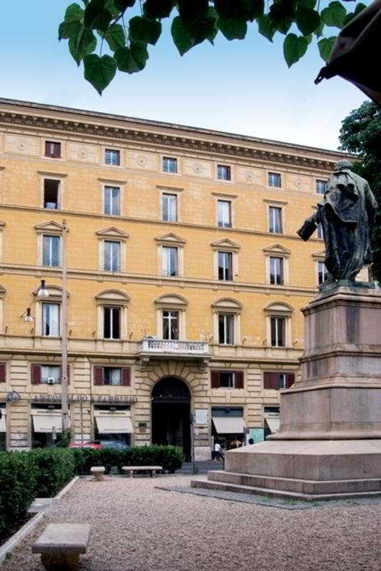 & 2* Roma