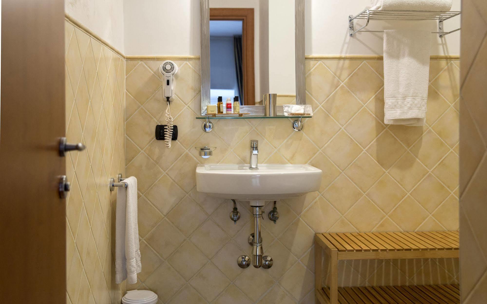 & Guest house 2*